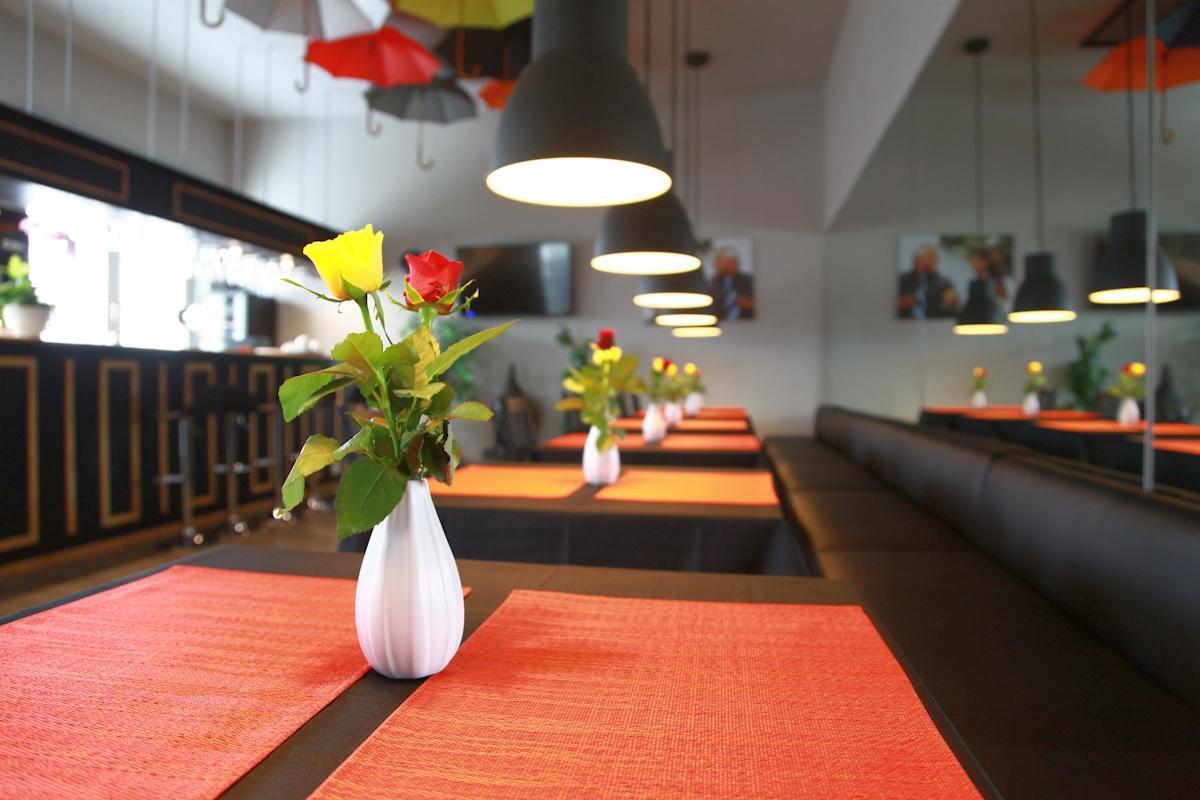 Hotel Moerser Hof Екстериор снимка