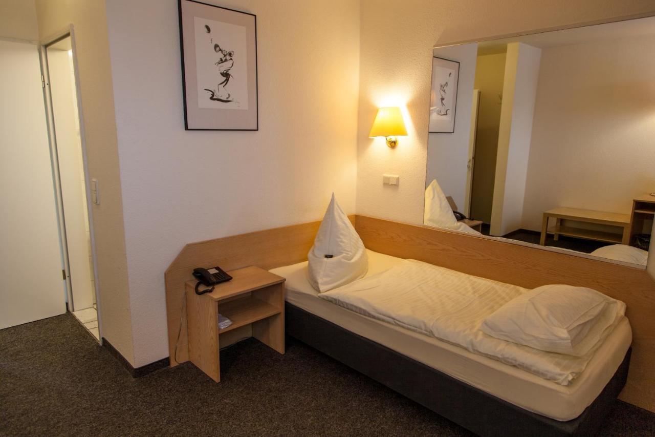 Hotel Moerser Hof Екстериор снимка