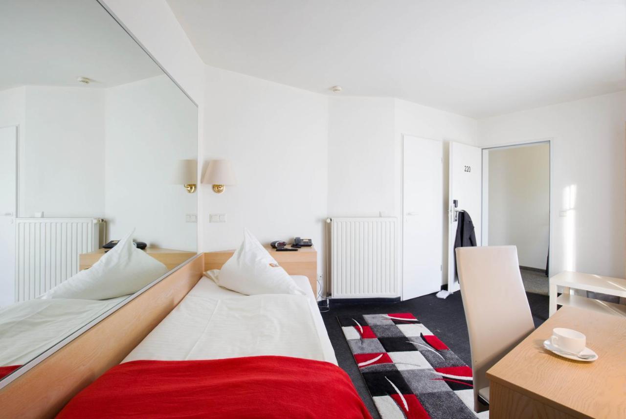 Hotel Moerser Hof Екстериор снимка